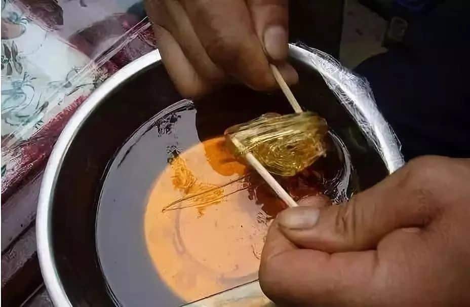 小时候没有暖气，我们这样过冬天！看完不许哭……