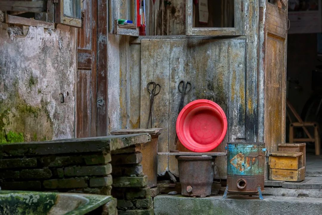 小时候没有暖气，我们这样过冬天！看完不许哭……