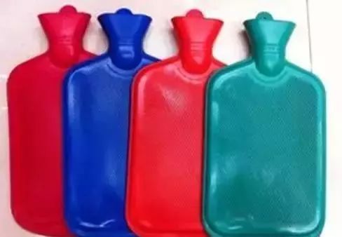 小时候没有暖气，我们这样过冬天！看完不许哭……